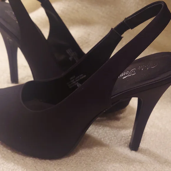 Black Luke Townsend Heels - Picture 3 of 4